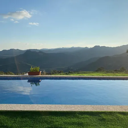 Fraga De Pitoes * Pitoes das Junias